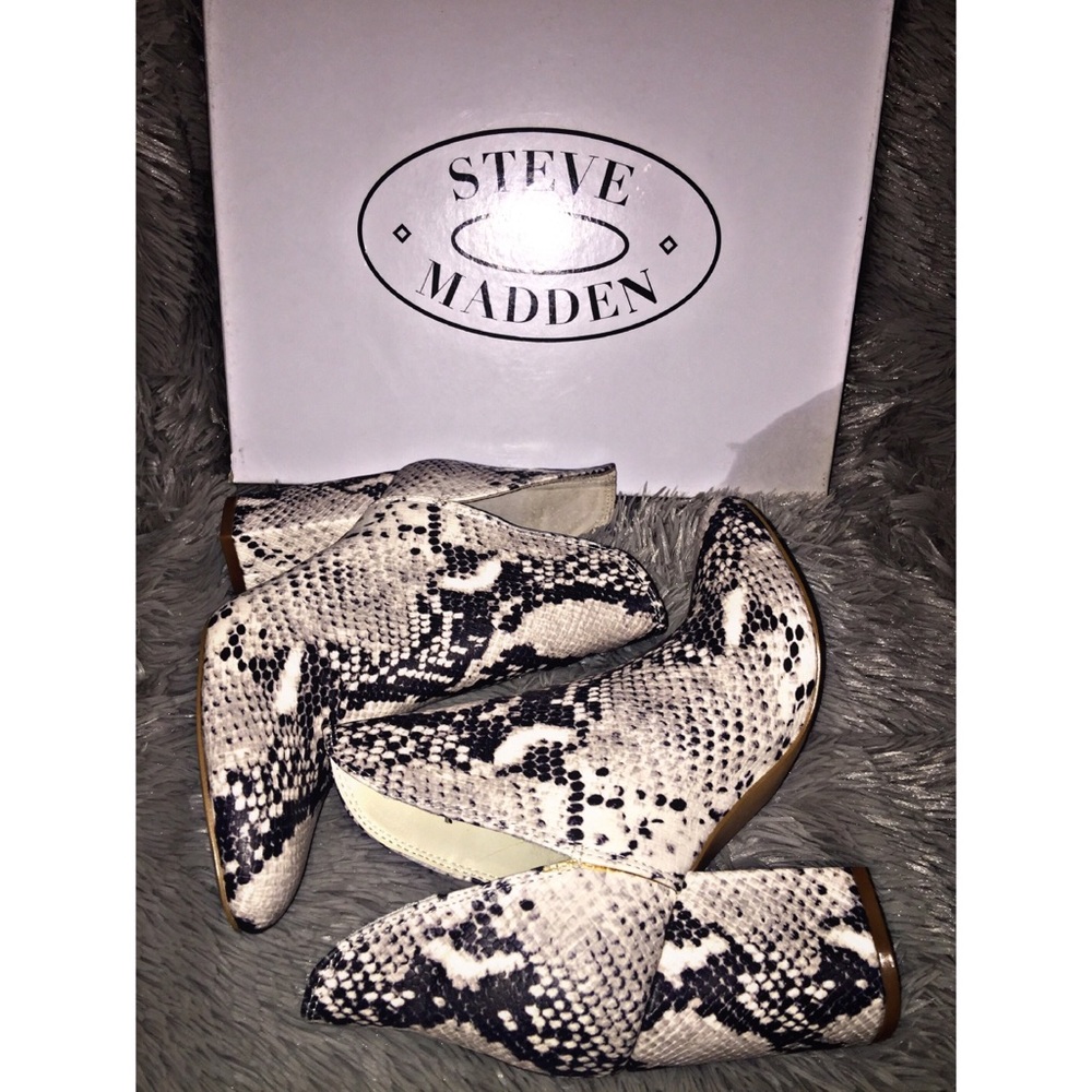 🆕 Snake Boots Steve Madden
